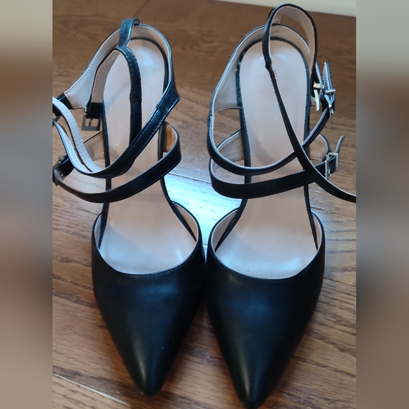 Pre owned - Picture 2 of 2